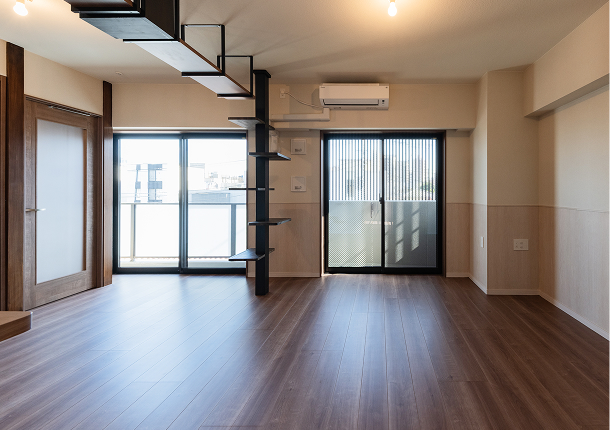 犬や猫の肢に合わせた、滑りにくく傷に強いフローリングなどを使用。